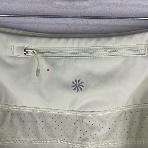 Athleta Pale Yellow Run With It 4.5” Athletic Athleisure Shorts Size 1X - Picture 3 of 8